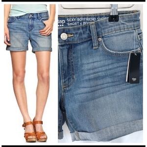 Gap sexy boyfriend short
